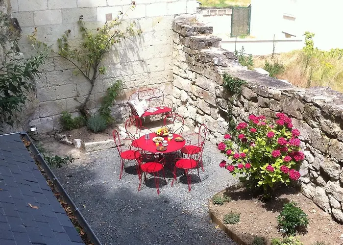 L\'Escale Troglo Au Bord De La Loire