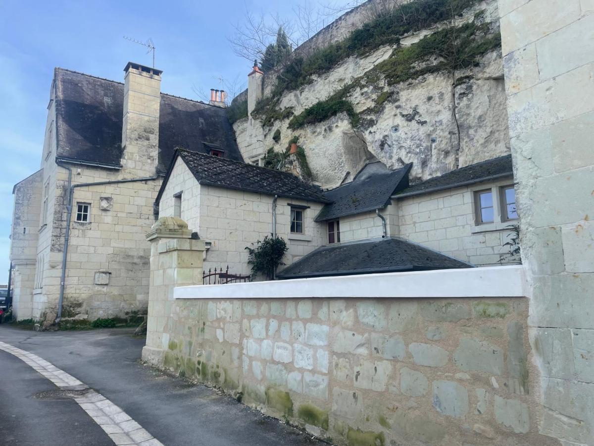 L'escale Troglo Au Bord De La Loire *